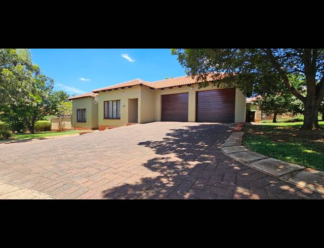 3 BEDROOM FREESTANDING FOR SALE IN CASHAN